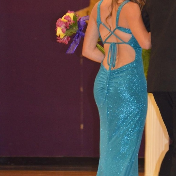 Prom dress- size 2/3 altered to fit a size 1 - Picture 3 of 3